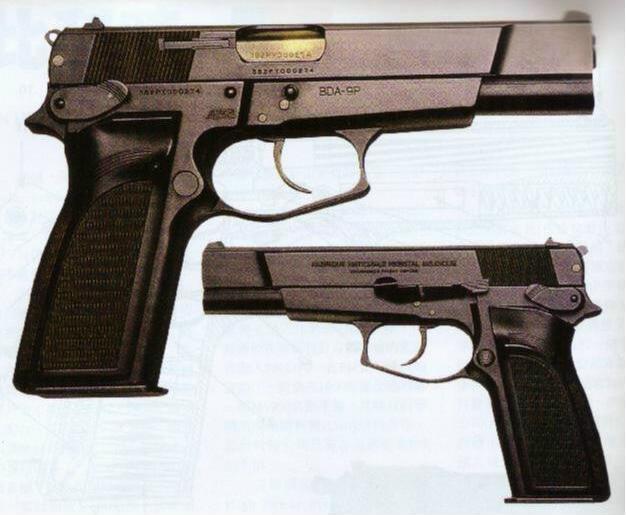 HPDA手槍是HP手槍的後繼槍型，它採用雙動皮機，故射擊較迅速。