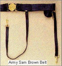配帶軍劍、軍刀時所用的皮帶，在帶上有一些特別的扣，可把軍劍、軍刀扣上而不妨礙一般行進。